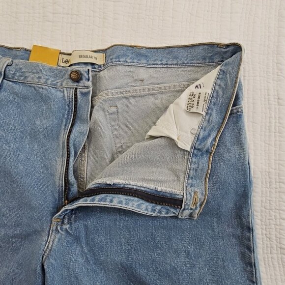 Lee Men's 100% Cotton Regular Fit Straight Leg Heavyweight Jean 42x32 NWTs Denim - Picture 15 of 16